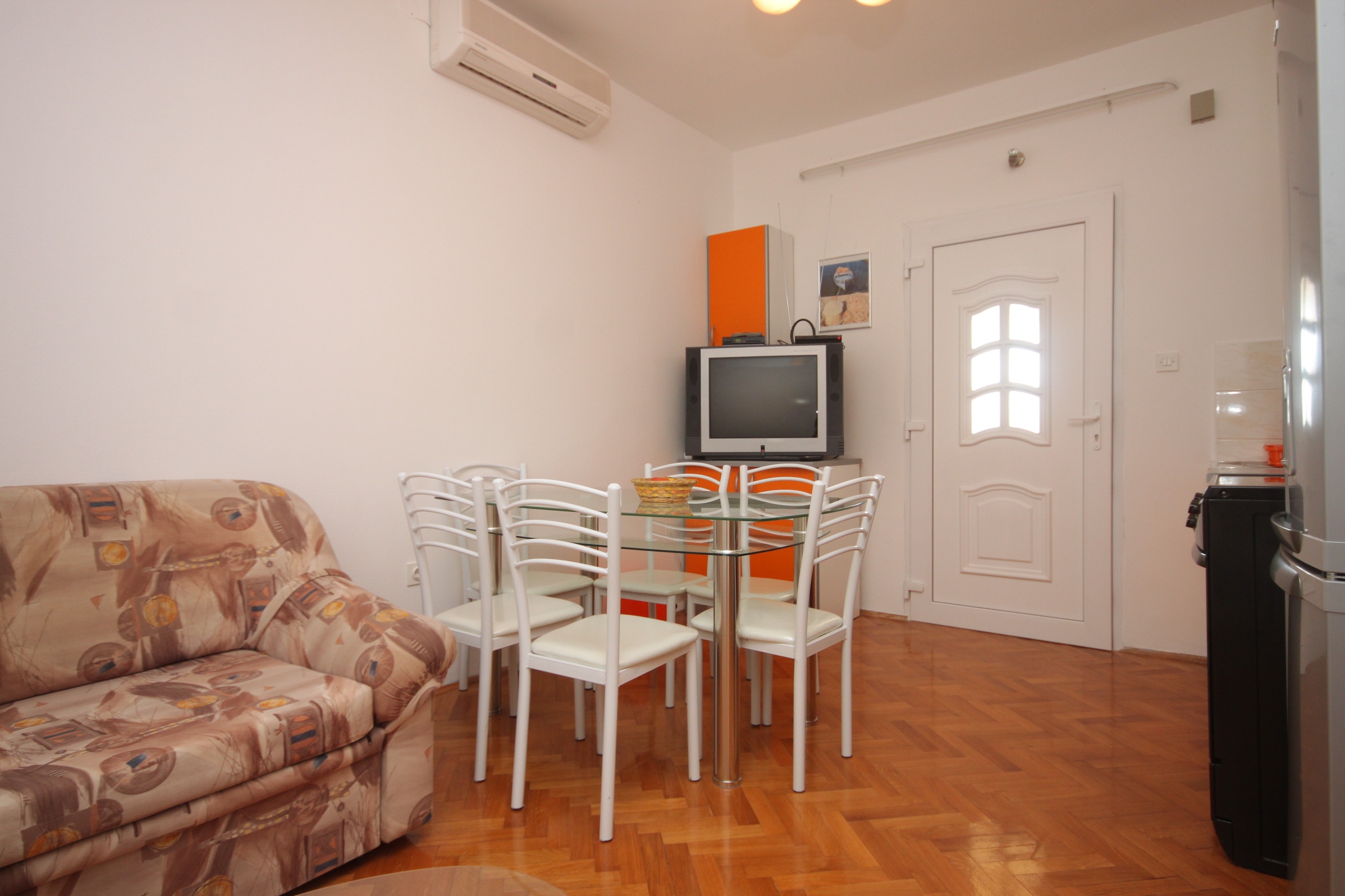 One bedroom apartment with terrace and sea view Preko, Ugljan  A-d