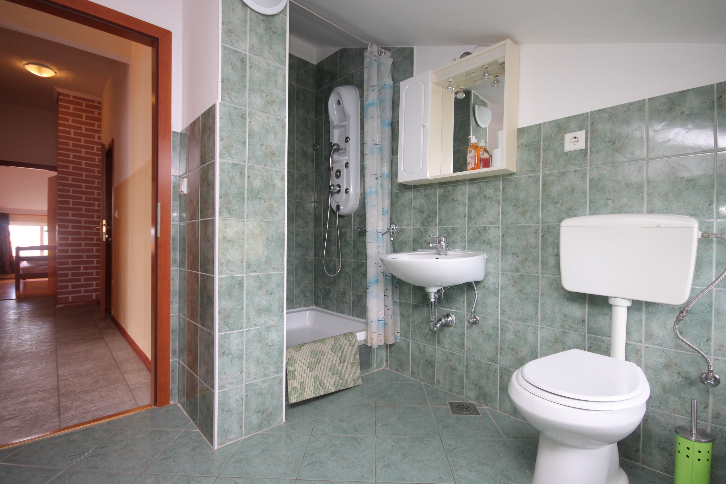 Comfortable and spacious apartment with terrace and sea view Kali, Ugljan  A-a
