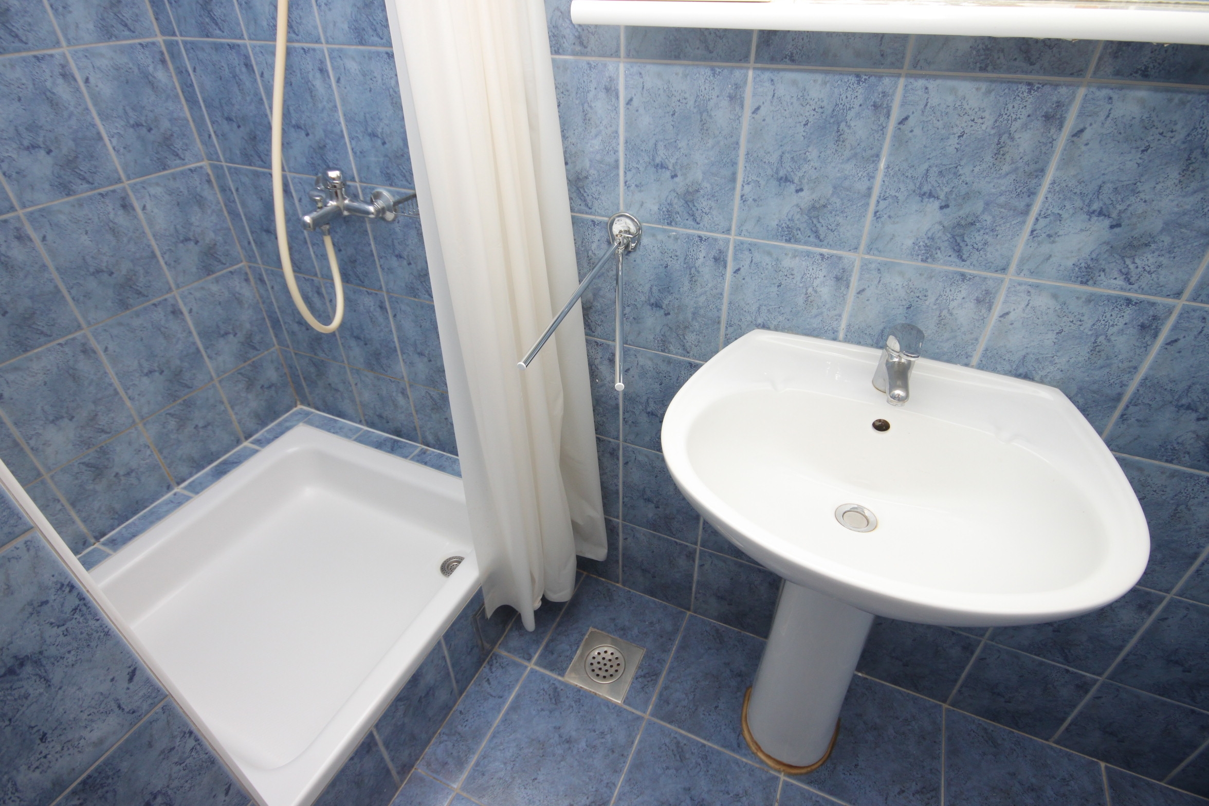 Comfortable and spacious apartment with terrace and sea view Kali, Ugljan  A-a