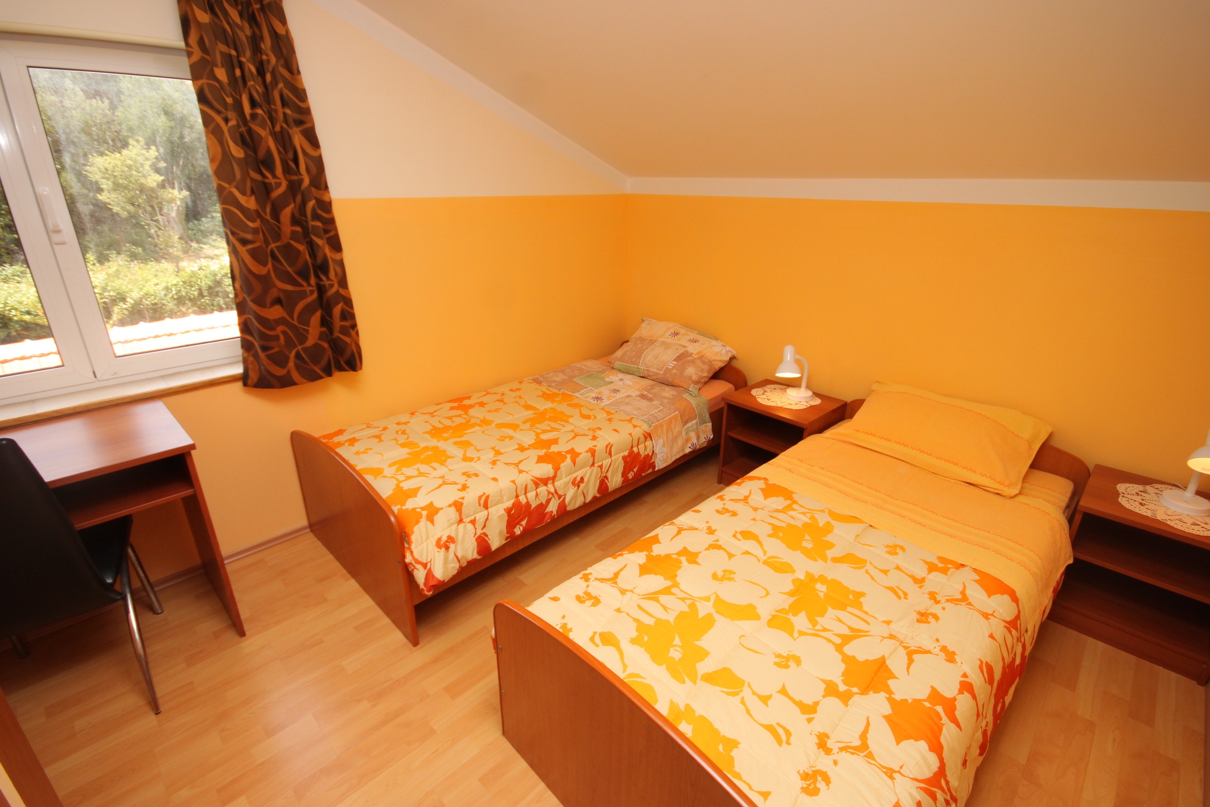 Comfortable and spacious apartment with terrace and sea view Kali, Ugljan  A-a