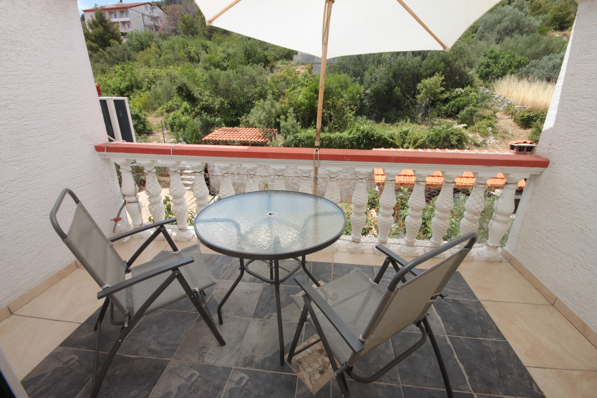 Comfortable and spacious apartment with terrace and sea view Kali, Ugljan  A-a