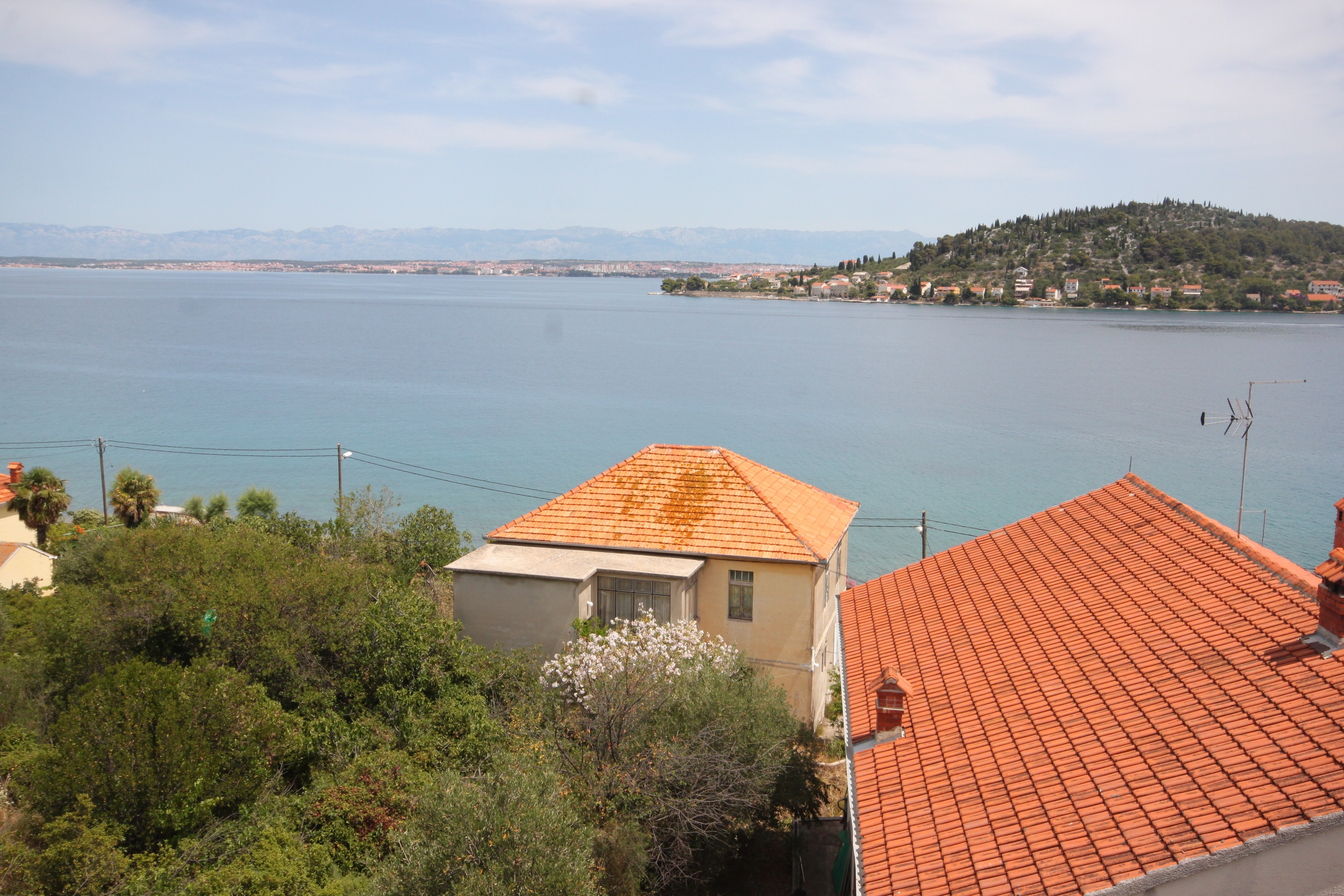 Comfortable and spacious apartment with terrace and sea view Kali, Ugljan  A-a