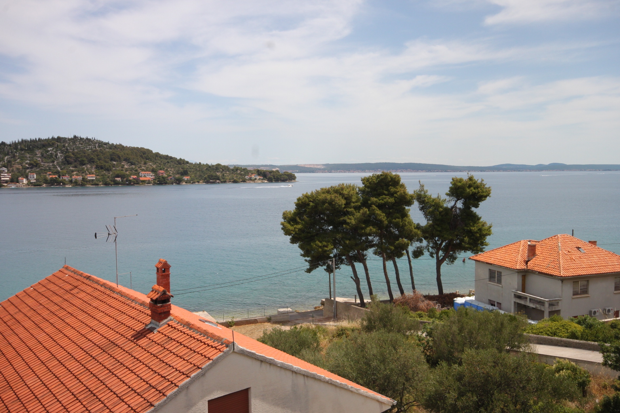 Comfortable and spacious apartment with terrace and sea view Kali, Ugljan  A-a