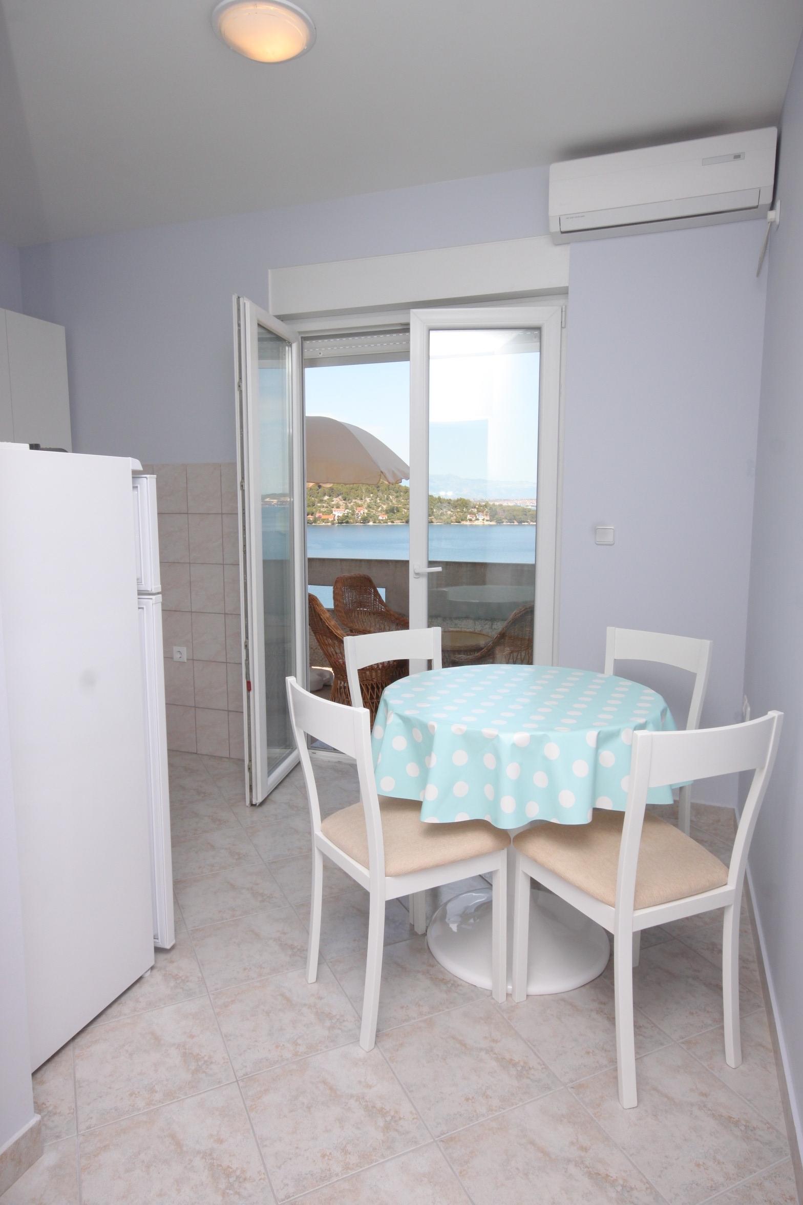 Two bedroom apartment with terrace and sea view Kali, Ugljan (A-8235-a)