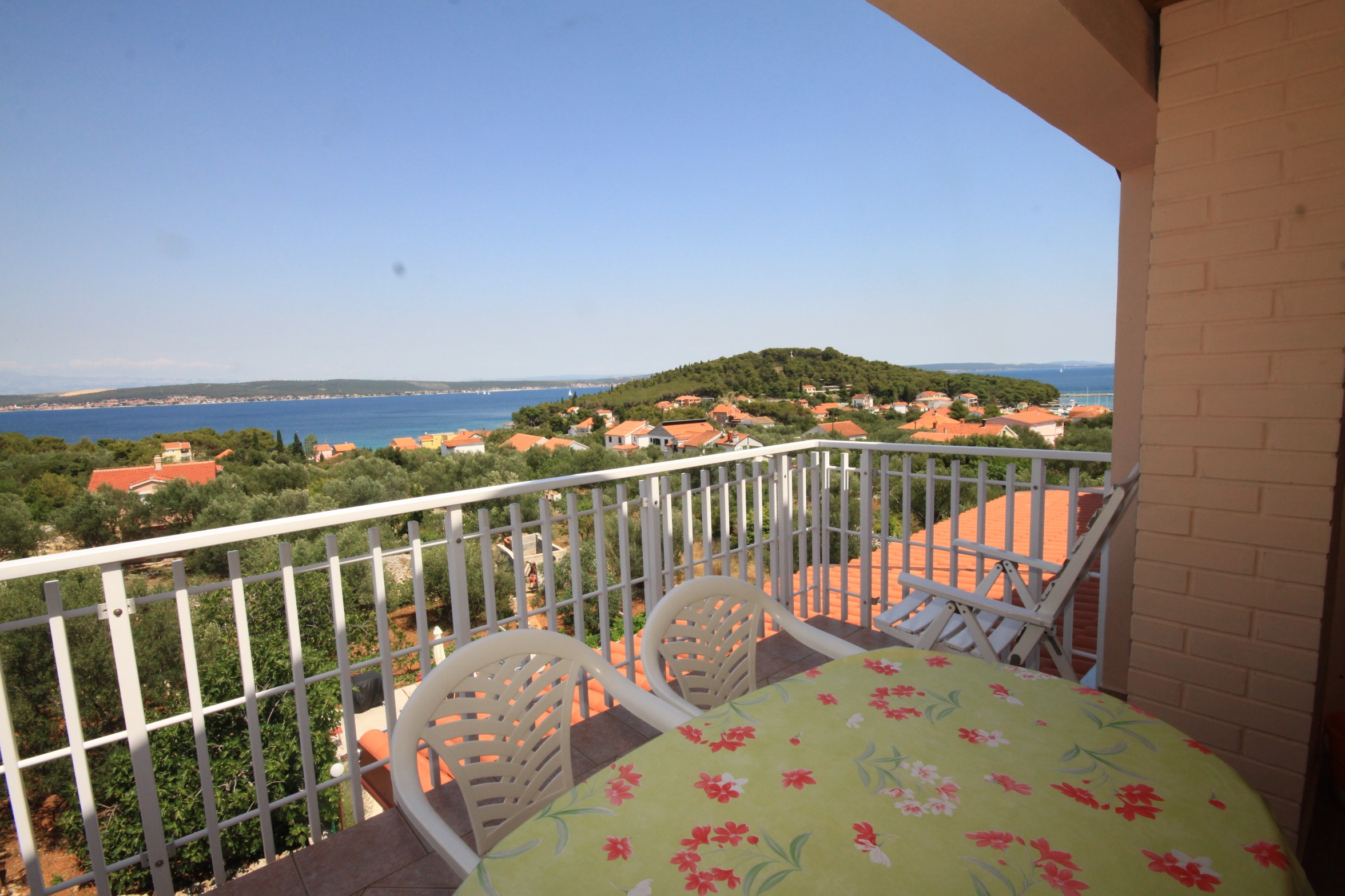 One bedroom apartment with terrace and sea view Kukljica, Ugljan  A-c