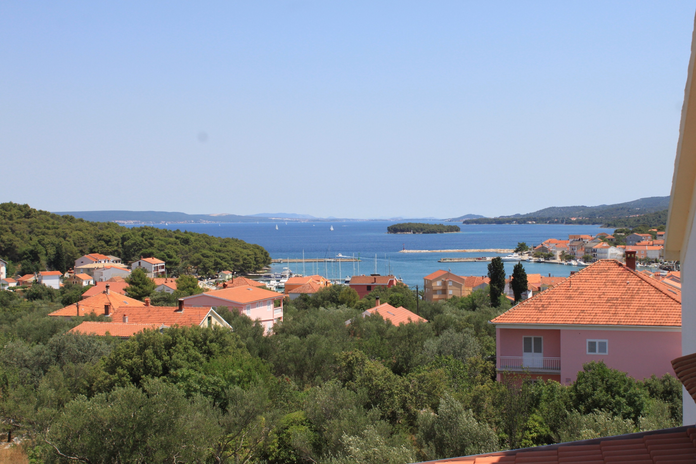 Two bedroom apartment with terrace and sea view Kukljica, Ugljan  A-a