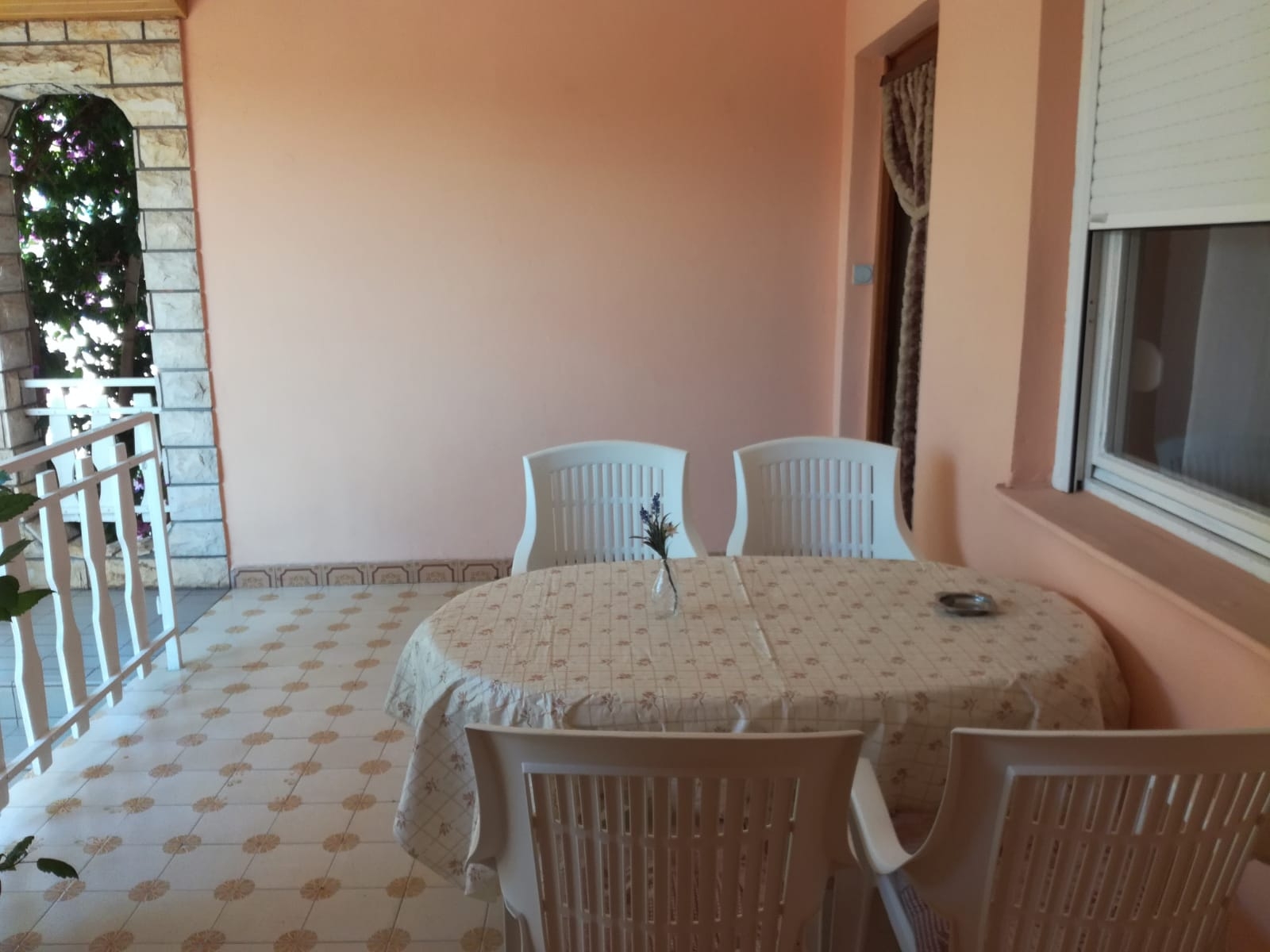 Two bedroom apartment with terrace Kukljica, Ugljan (A-8237-b)