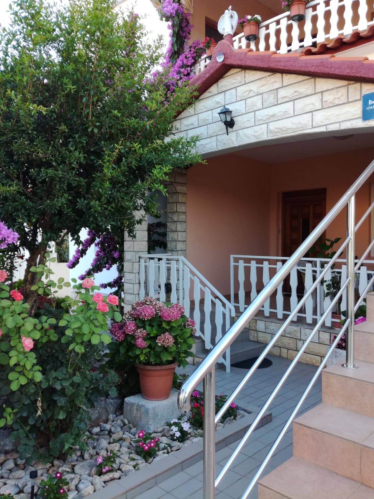 Two bedroom apartment with terrace Kukljica, Ugljan  A-b