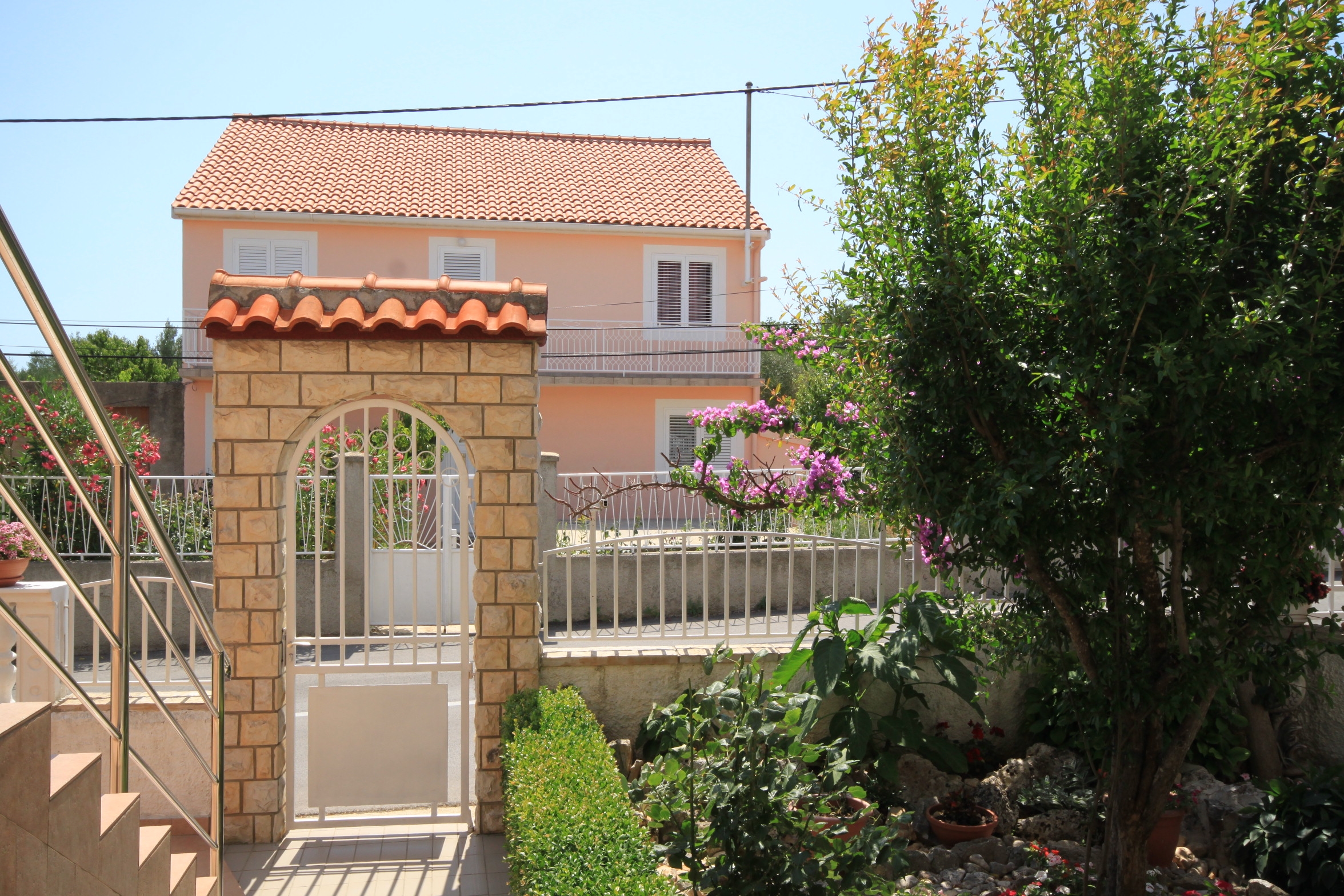 Two bedroom apartment with terrace Kukljica, Ugljan  A-b