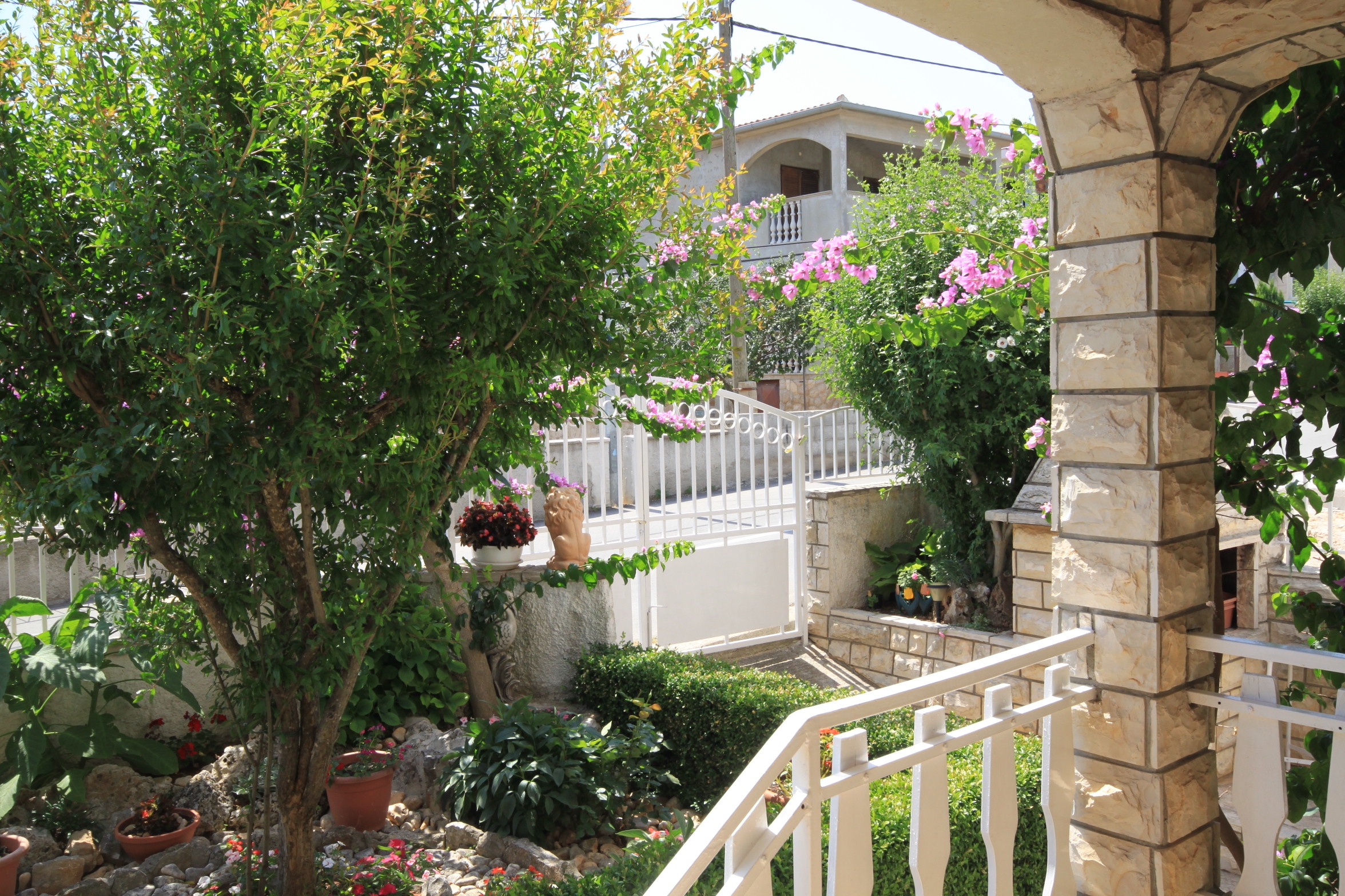Two bedroom apartment with terrace Kukljica, Ugljan  A-b