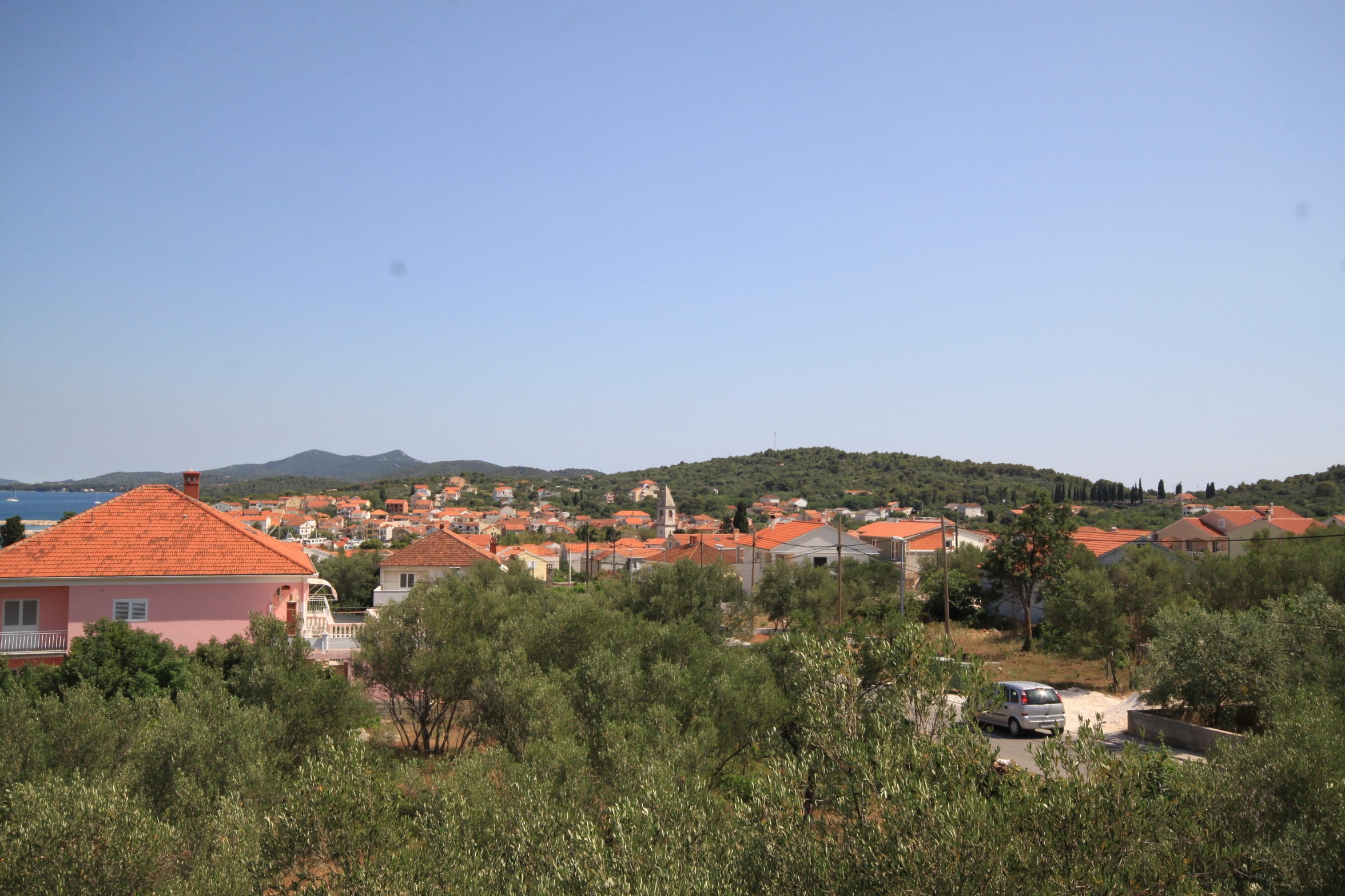 Dvosobni apartman s terasom i pogledom na more Kukljica, Ugljan  A-a