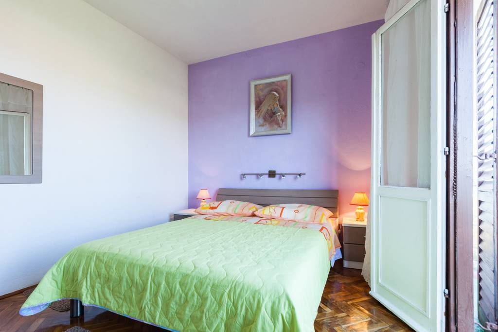 Dvosobni apartman s terasom i pogledom na more Kukljica, Ugljan  A-a