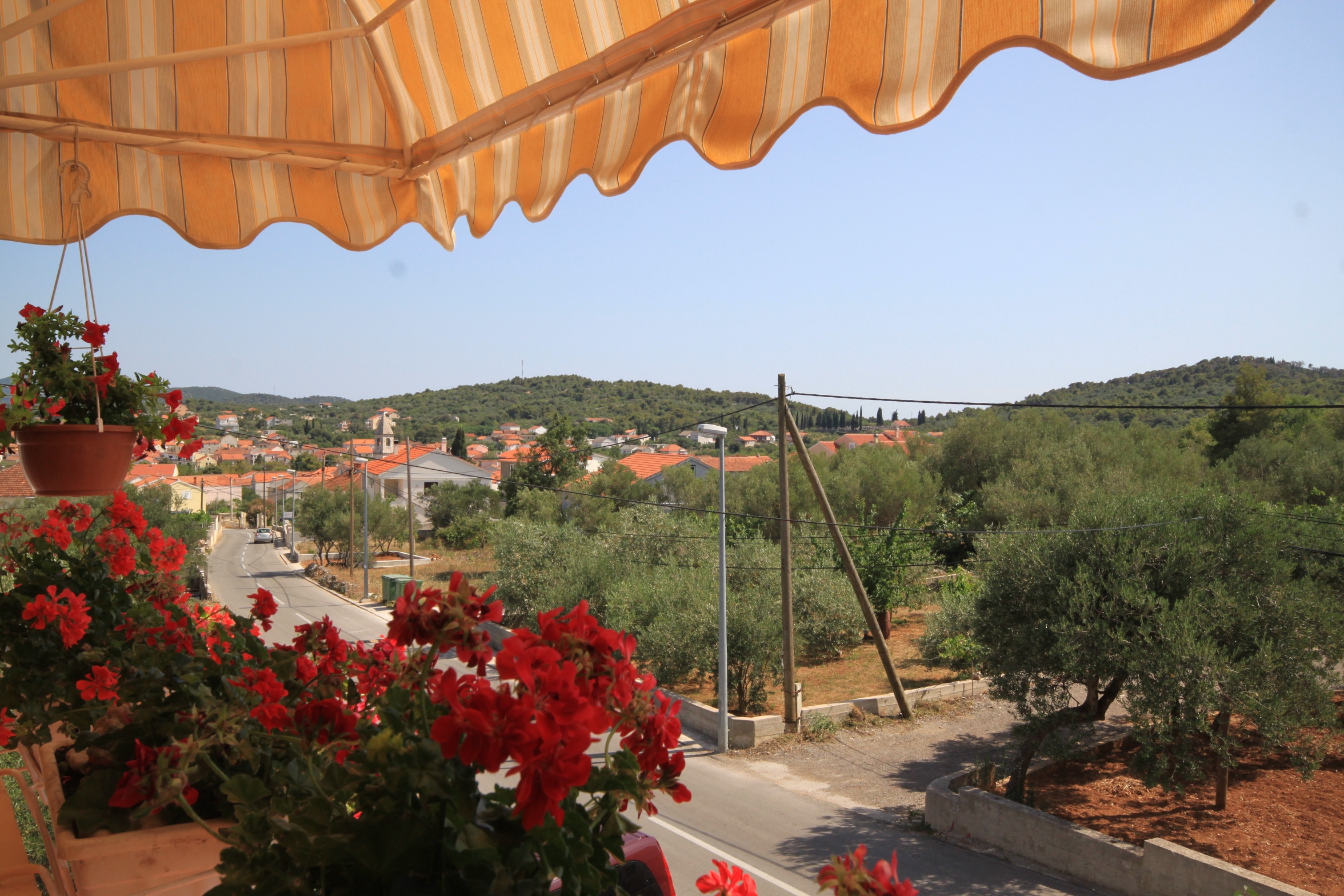 Dvosobni apartman s terasom i pogledom na more Kukljica, Ugljan  A-a