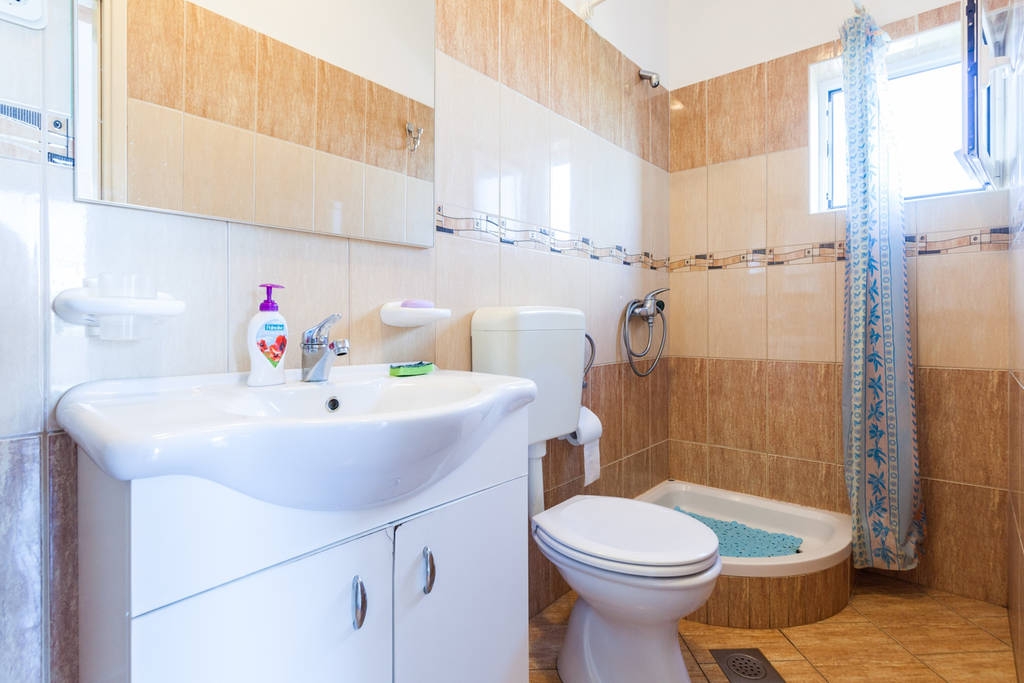 One bedroom apartment with terrace and sea view Kukljica, Ugljan  A-b