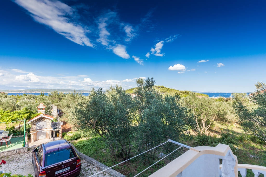 One bedroom apartment with terrace and sea view Kukljica, Ugljan  A-b