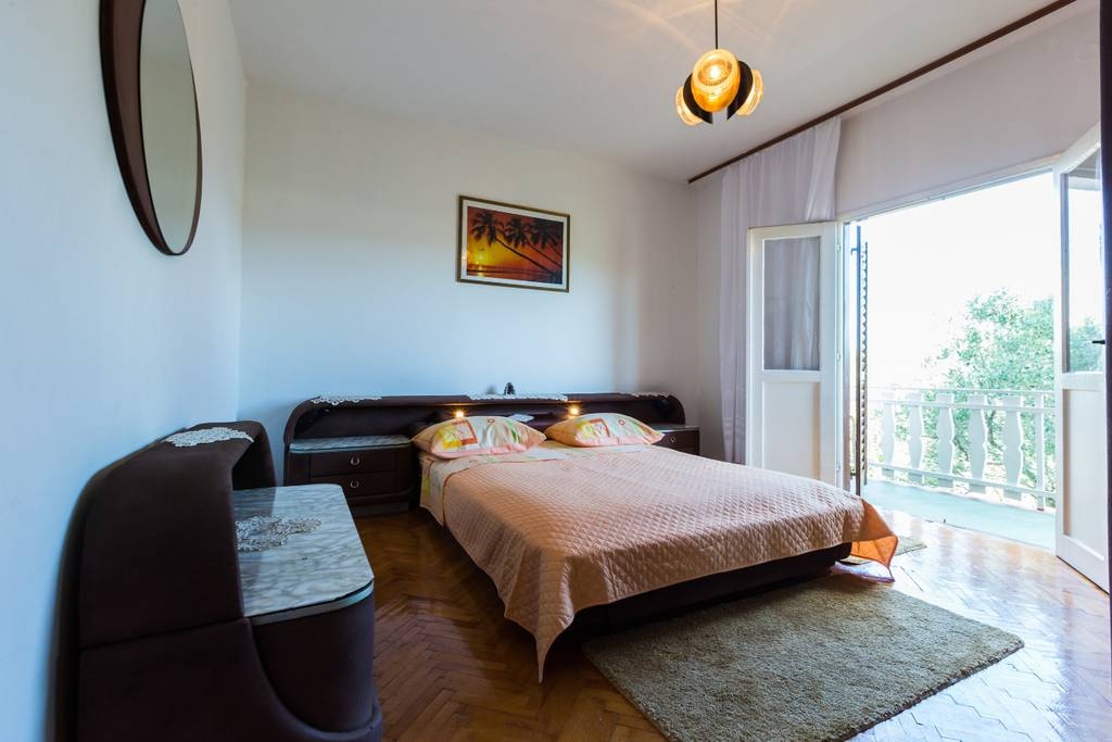 Two bedroom apartment with terrace Kukljica, Ugljan  A-c