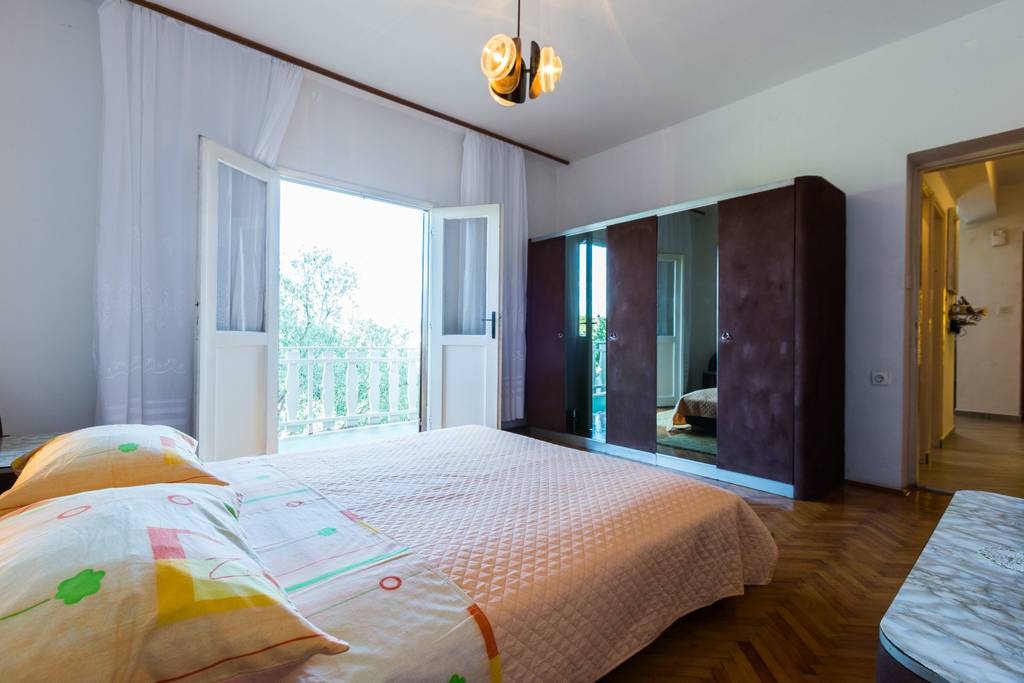 Two bedroom apartment with terrace Kukljica, Ugljan  A-c