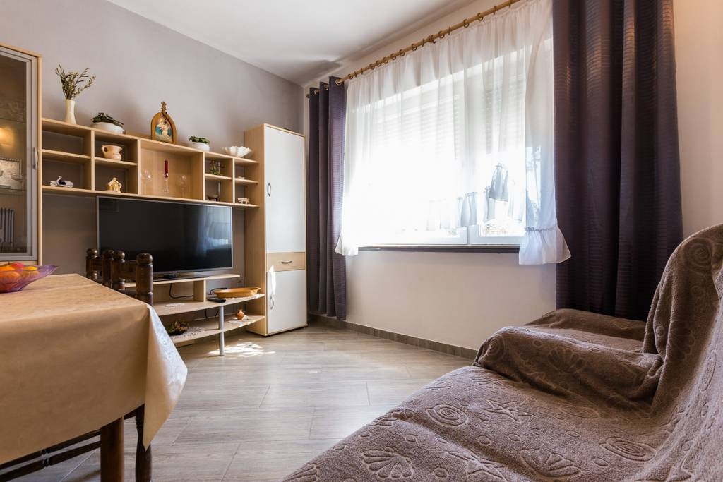 Two bedroom apartment with terrace Kukljica, Ugljan  A-c