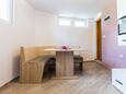 Kukljica, Столовая в размещении типа studio-apartment, Домашние животные допускаются и WiFi.