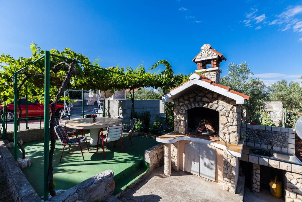 Dvosobni apartman s terasom i pogledom na more Kukljica, Ugljan  A-a