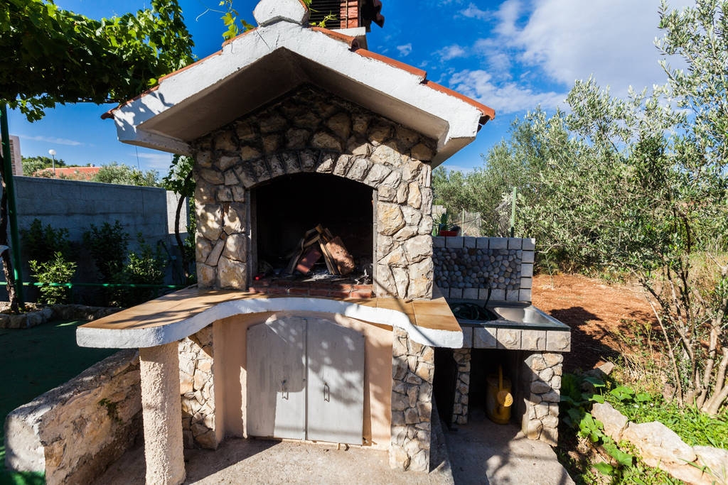 Dvosobni apartman s terasom i pogledom na more Kukljica, Ugljan  A-a