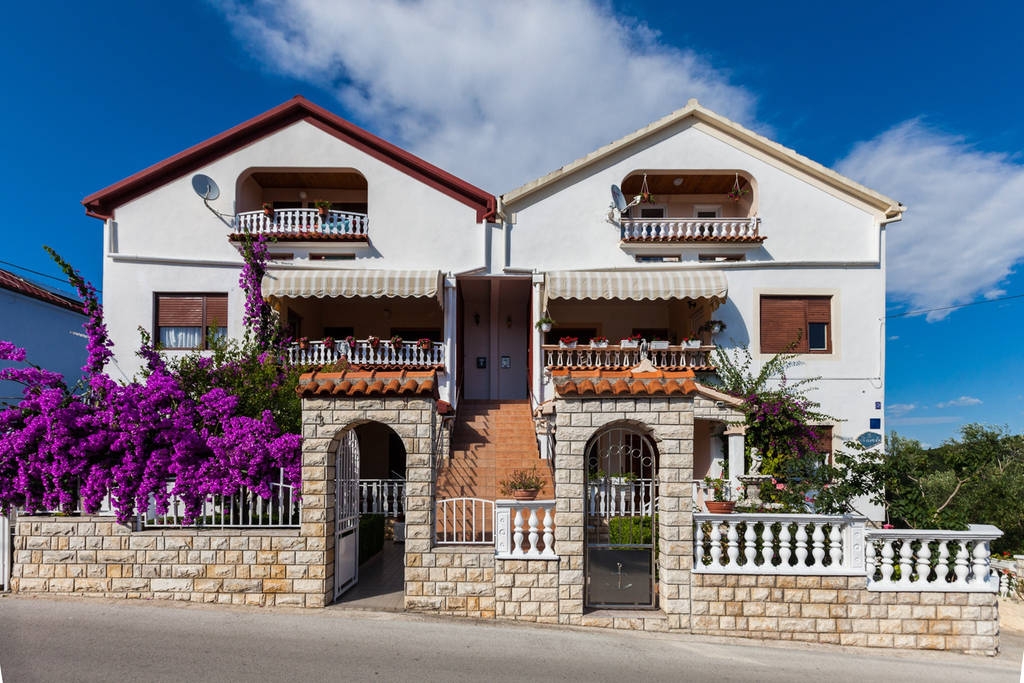 Dvosobni apartman s terasom i pogledom na more Kukljica, Ugljan  A-a