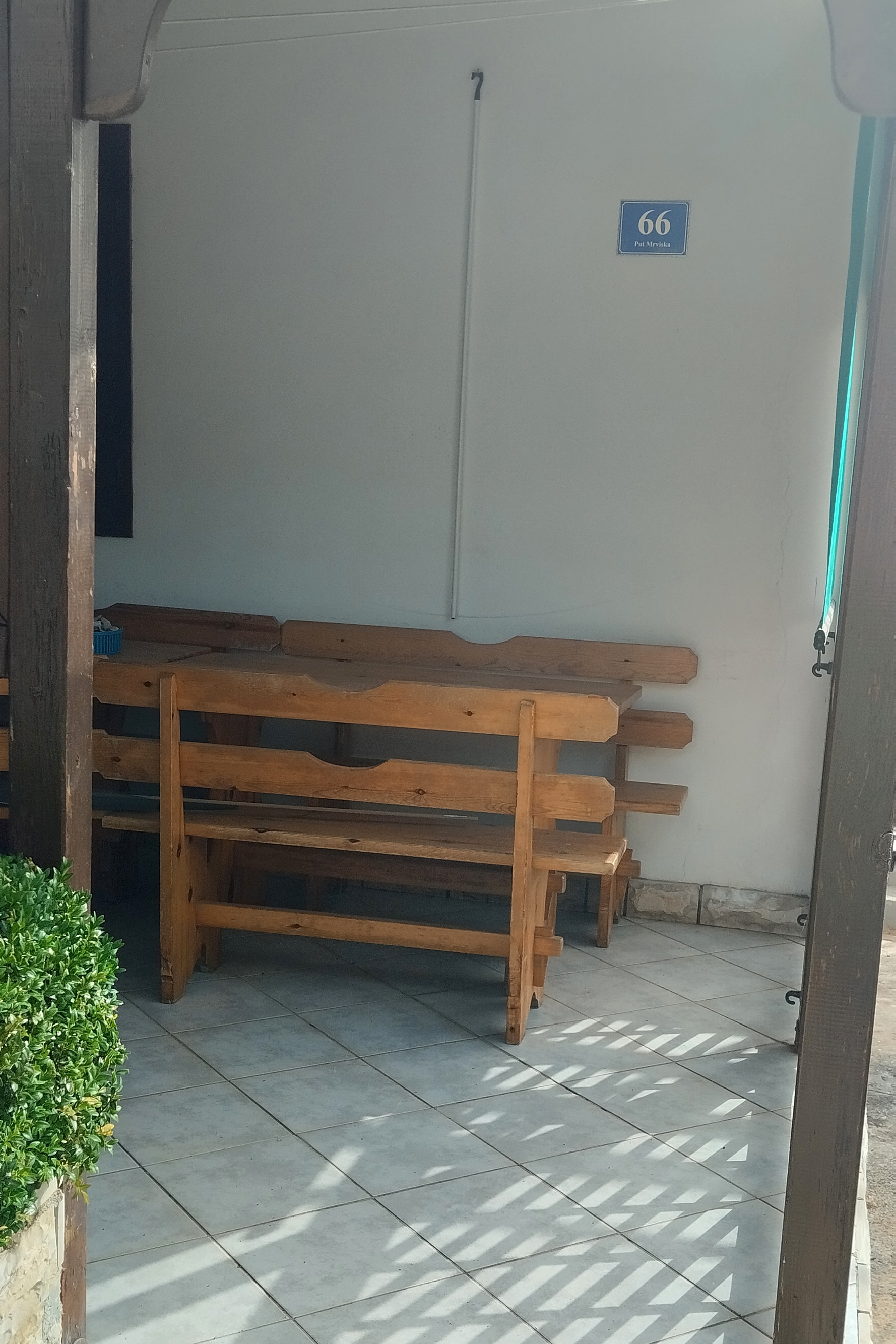 Three bedroom apartment near beach Tkon, Pašman  A-b