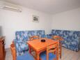 Dining room Ždrelac, Dining room in the apartment, dostupna klima i WIFI.