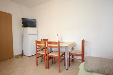 Kraj, Comedor in the apartment, air condition available y WiFi.