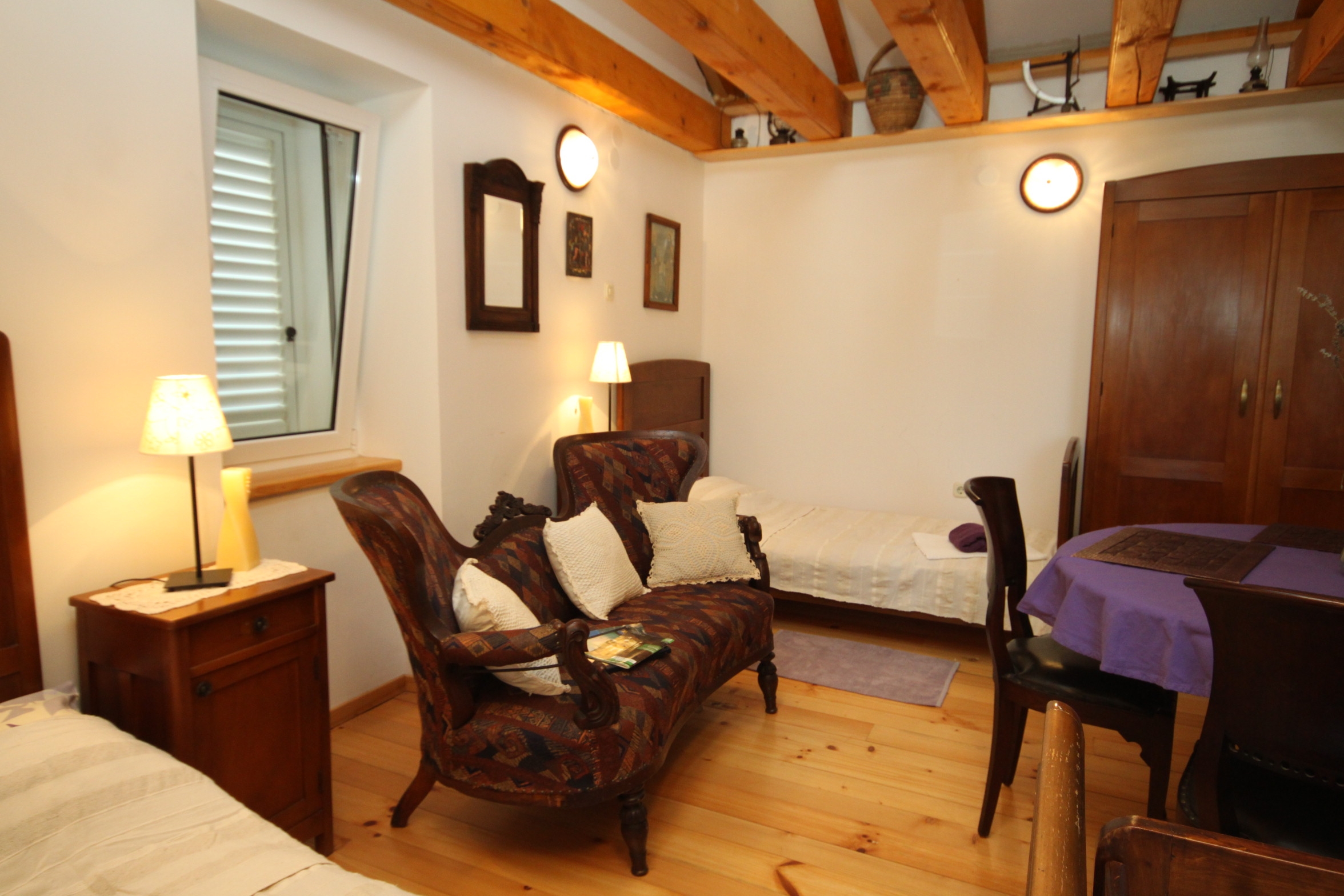 Four bedroom house with terrace and sea view Kukljica, Ugljan  K