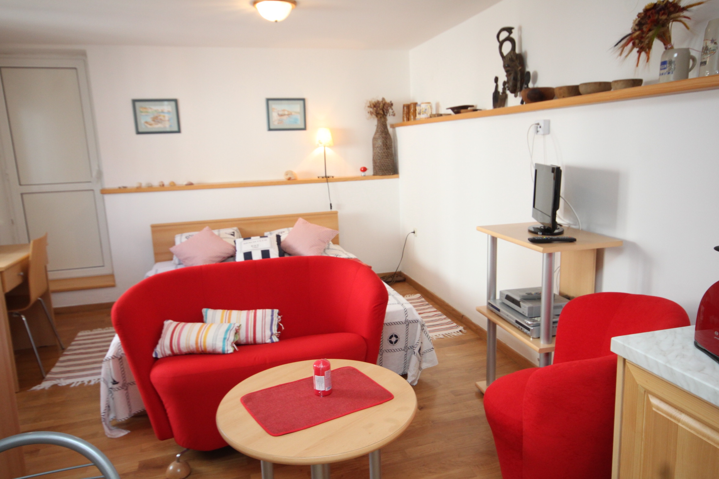 Four bedroom house with terrace and sea view Kukljica, Ugljan  K