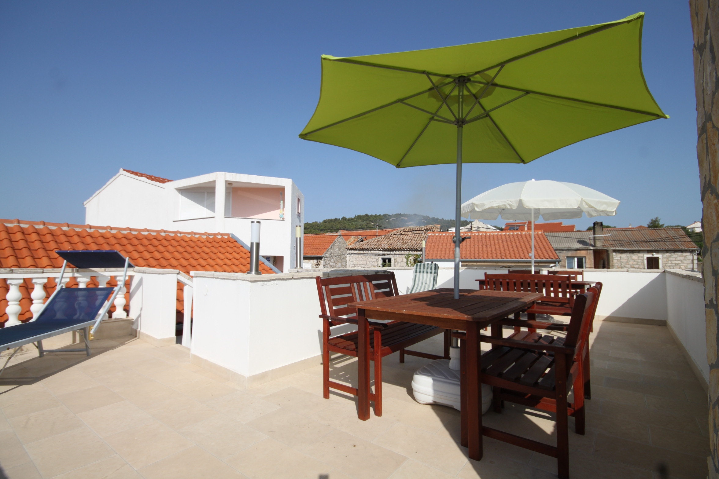 Four bedroom house with terrace and sea view Kukljica, Ugljan  K