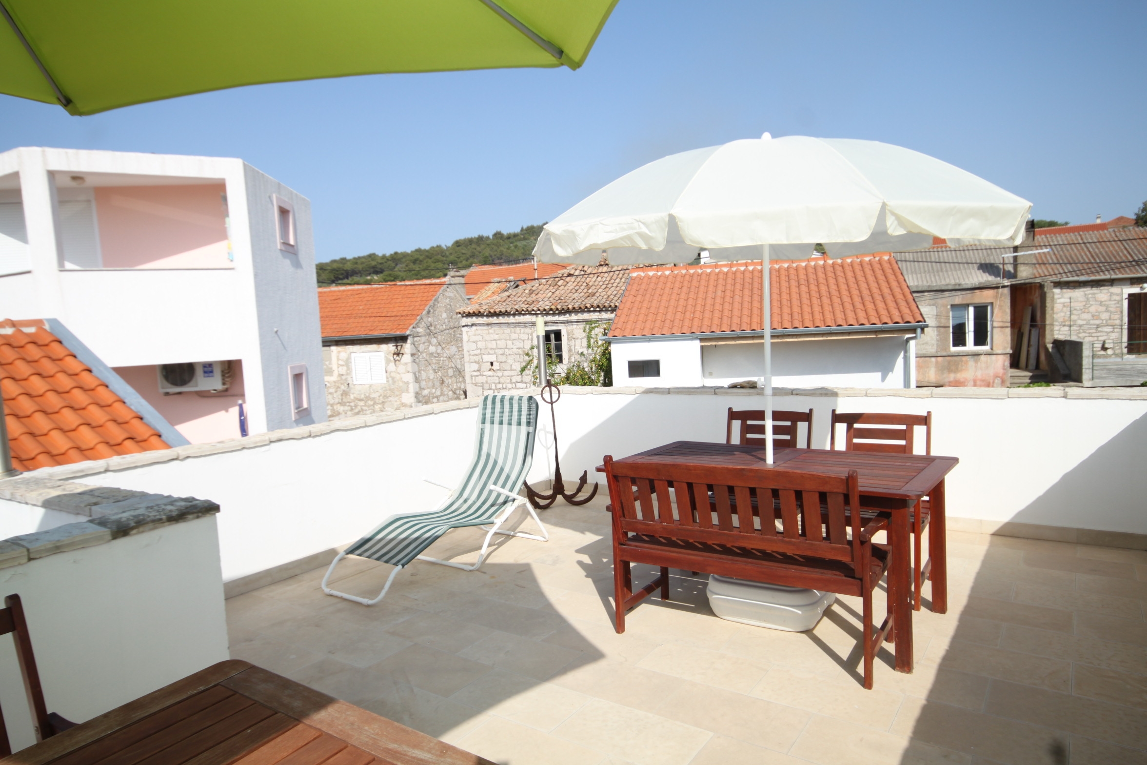 Four bedroom house with terrace and sea view Kukljica, Ugljan  K