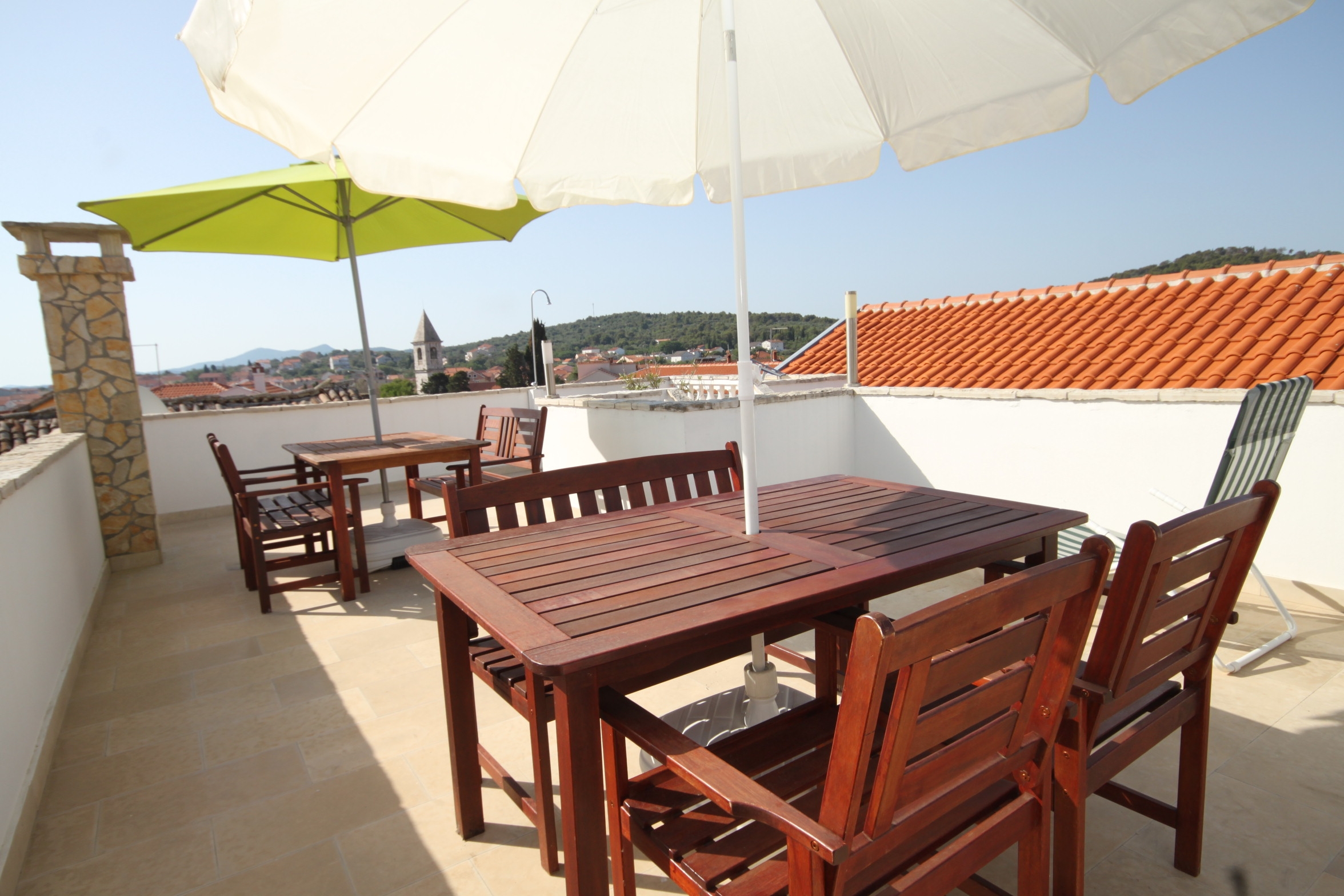 Four bedroom house with terrace and sea view Kukljica, Ugljan  K