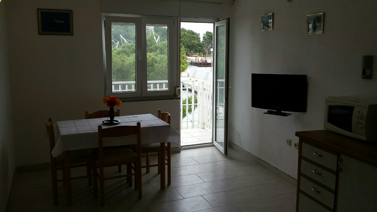 Two bedroom apartment near beach Kukljica, Ugljan  A-a