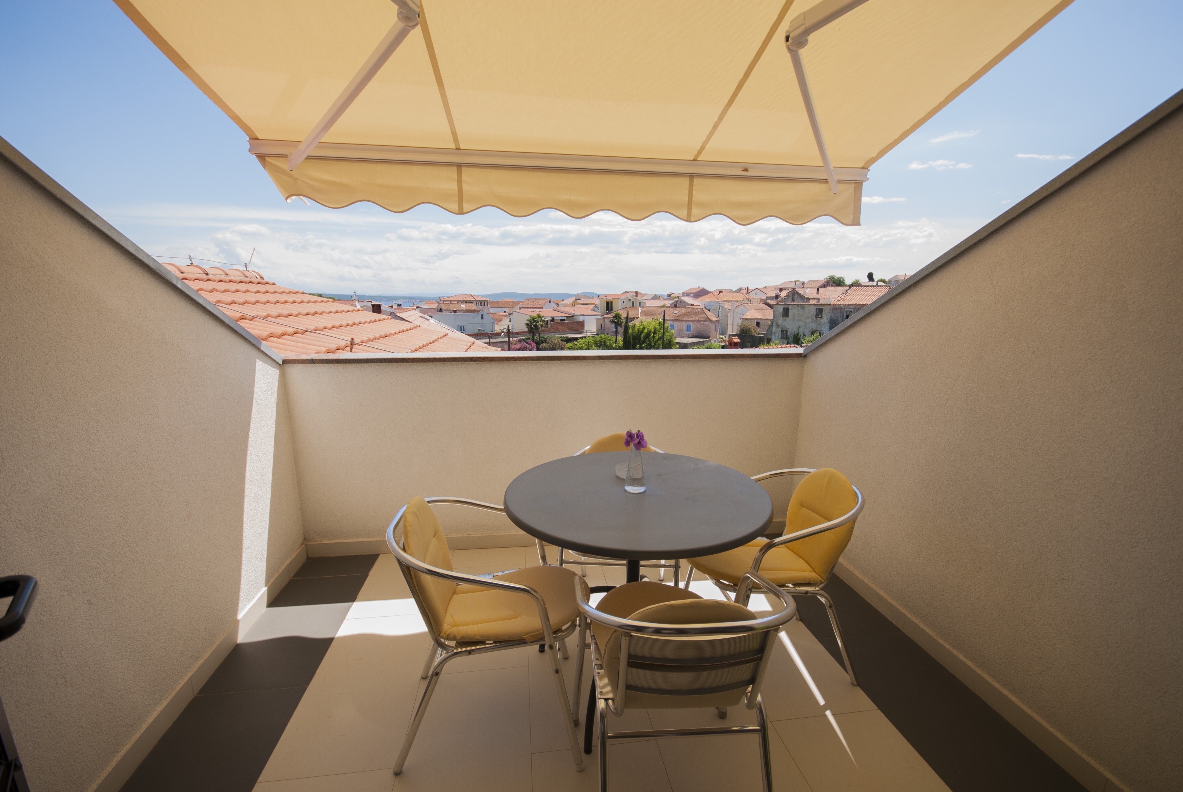 One bedroom apartment with terrace and sea view Kukljica, Ugljan  A-a