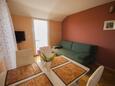 Kukljica, Sala de estar in the apartment, (pet friendly) y WiFi.