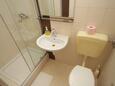 Ванная комната Kukljica, Ванная комната в размещении типа apartment, Домашние животные допускаются и WiFi.