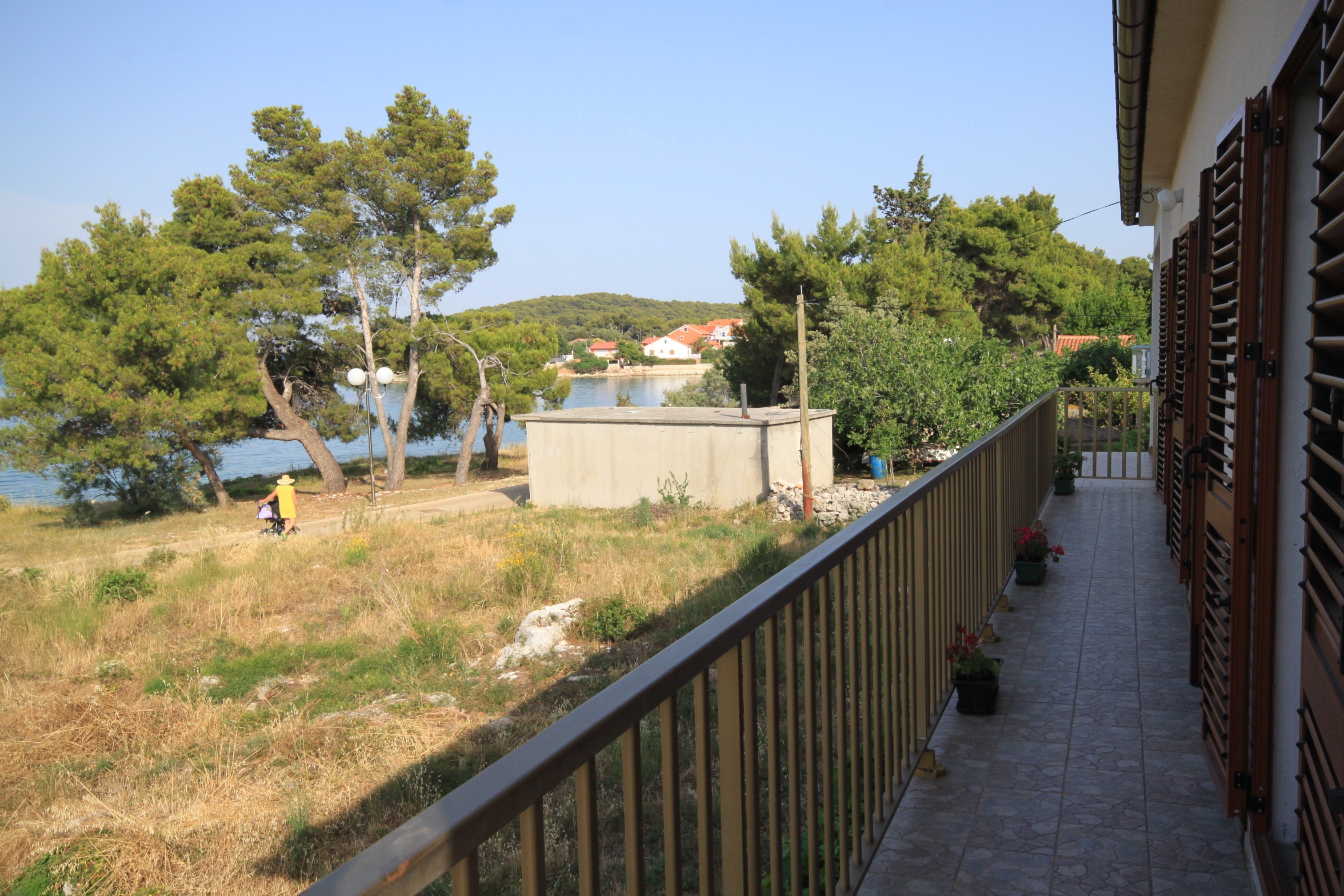 Three bedroom apartment with terrace and sea view Ugljan  A-a