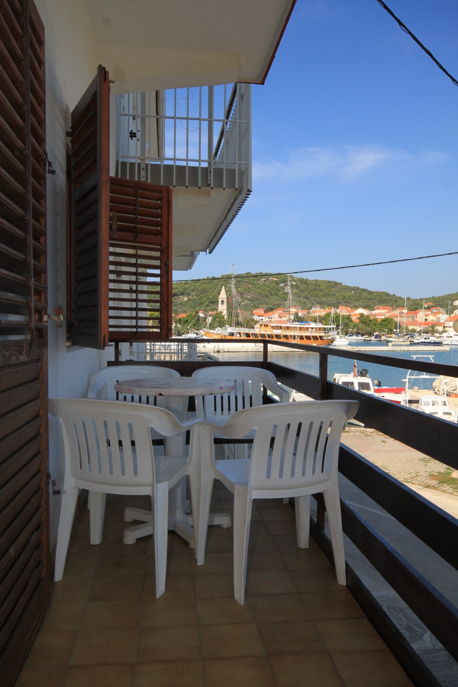 One bedroom apartment with balcony and sea view Kukljica, Ugljan  A-b