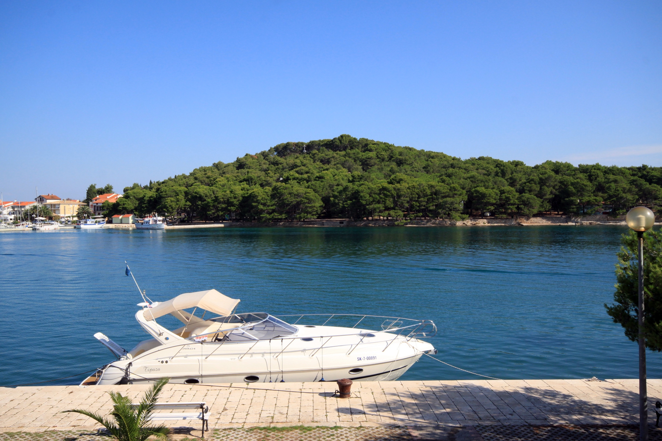 One bedroom apartment with balcony and sea view Kukljica, Ugljan  A-b
