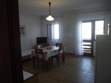 Kukljica, Salle à manger dans l’hébergement en type apartment, animaux acceptés.