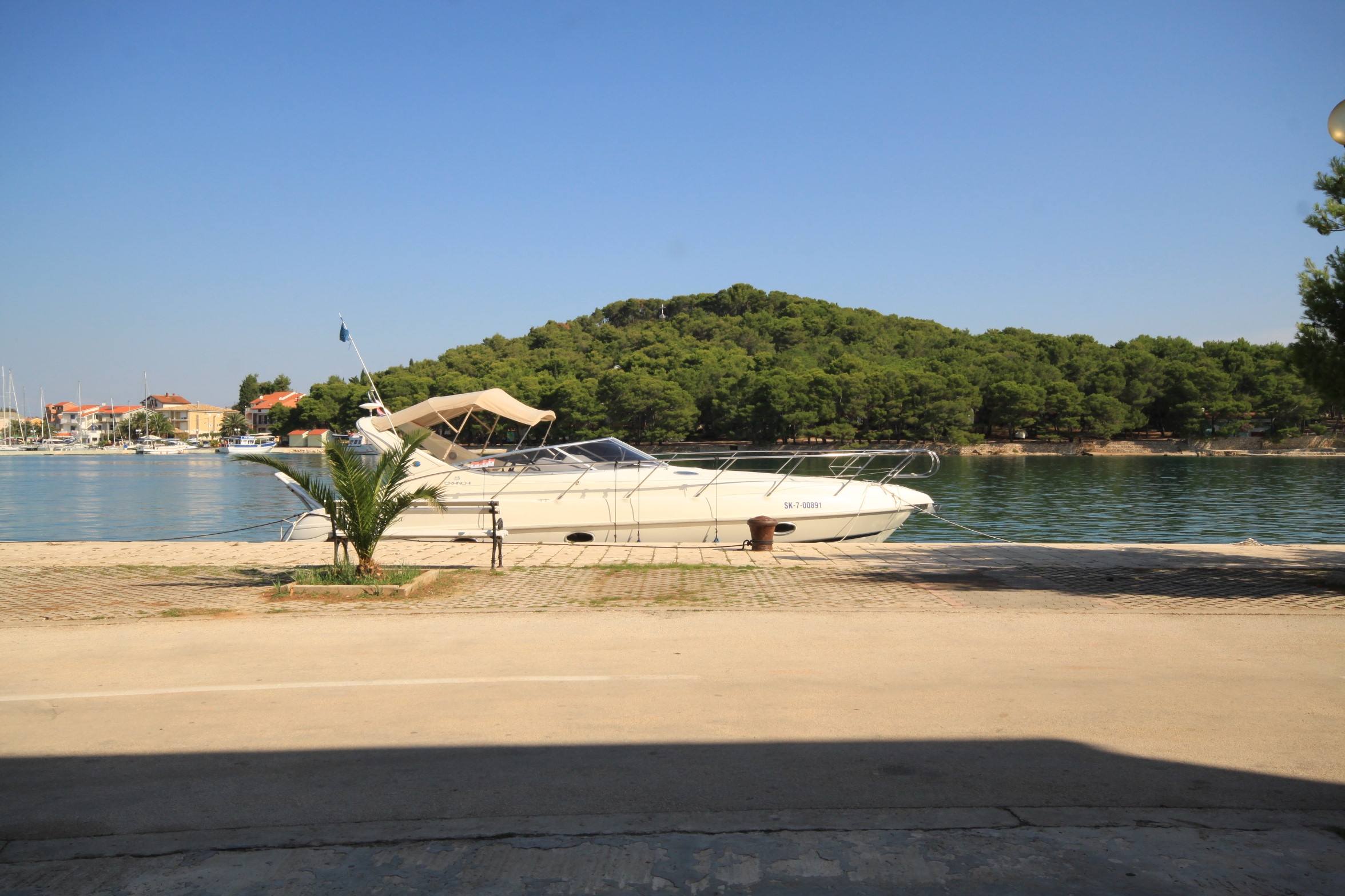 One bedroom apartment with terrace and sea view Kukljica, Ugljan  A-c