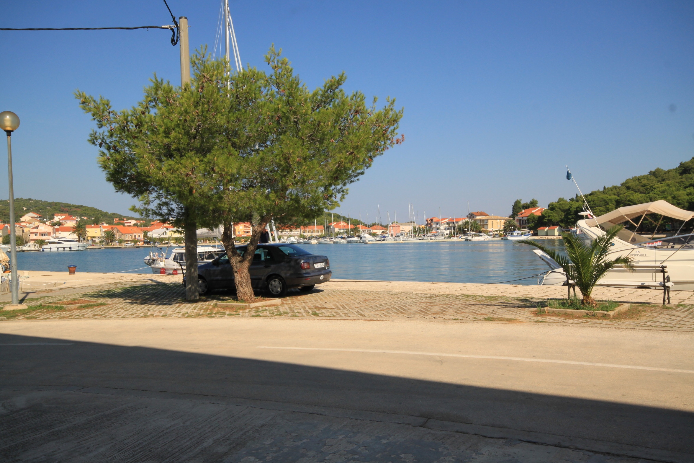 One bedroom apartment with terrace and sea view Kukljica, Ugljan  A-c