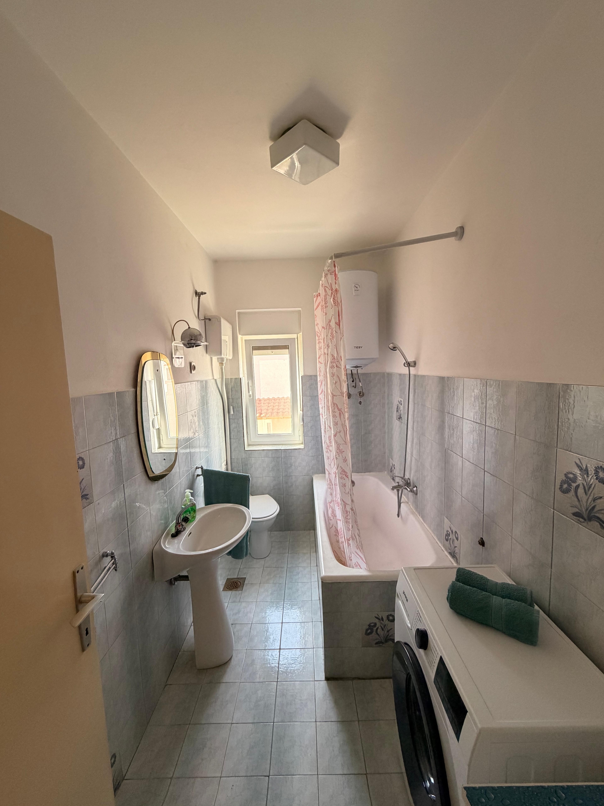 Four bedroom apartment with terrace and sea view Ugljan  A-a