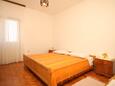 Ugljan, Dormitorio 2 in the apartment, (pet friendly) y WiFi.