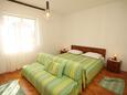 Ložnice 4 Ugljan, Ložnice 4 v ubytování typu apartment, domácí mazlíčci povoleni a WiFi.
