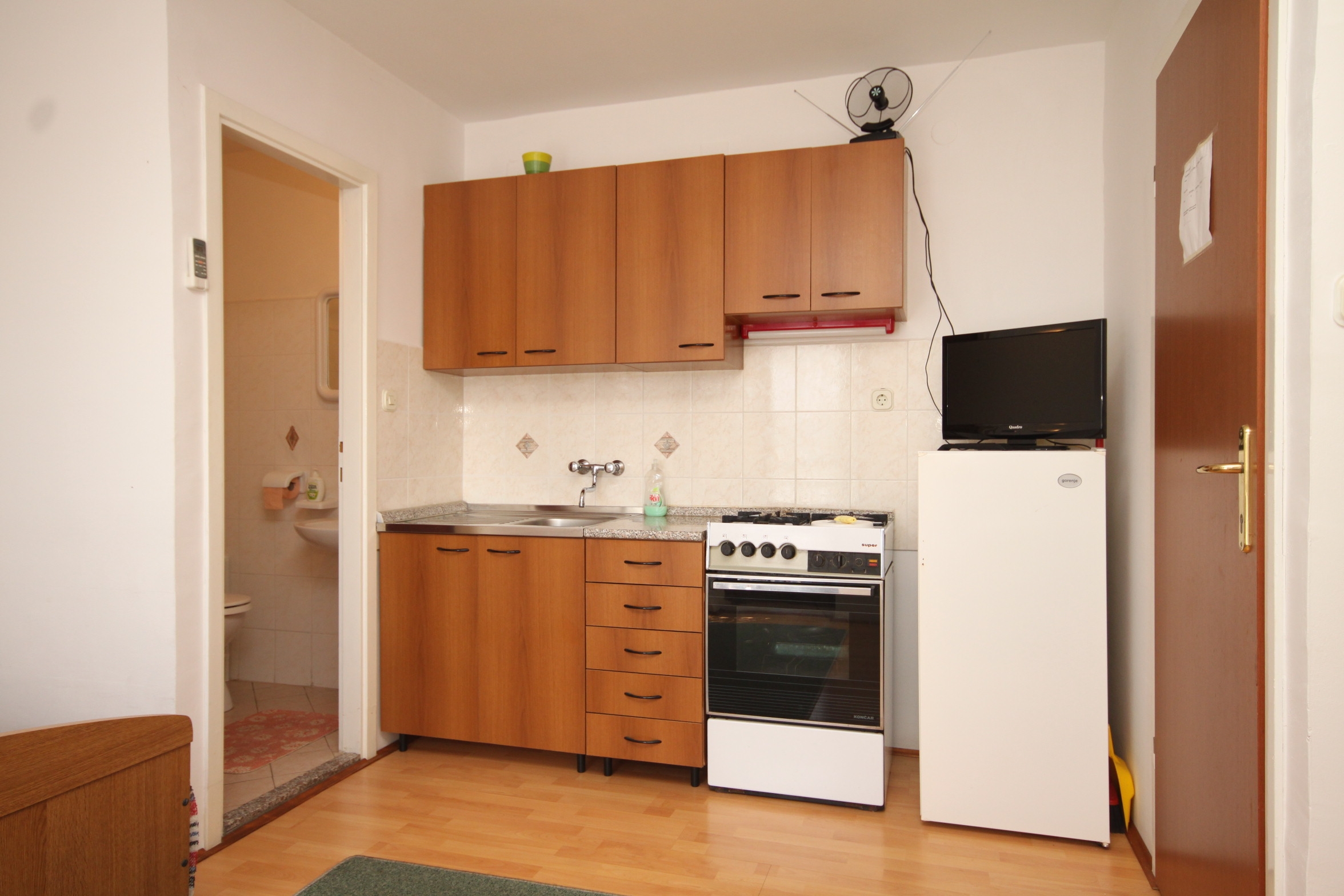 Studio flat with terrace Sušica, Ugljan (AS-8265-b)