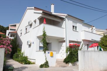 Objekt Preko, Ugljan, Objekt 8267 - Apartmaji s prodnato plažo.