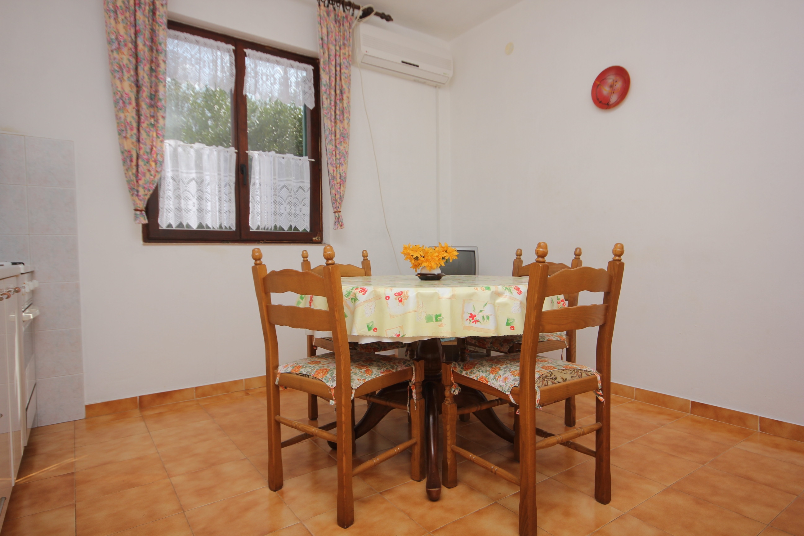 One bedroom apartment with terrace Cove Mala Lamjana, Ugljan (A-827-c)